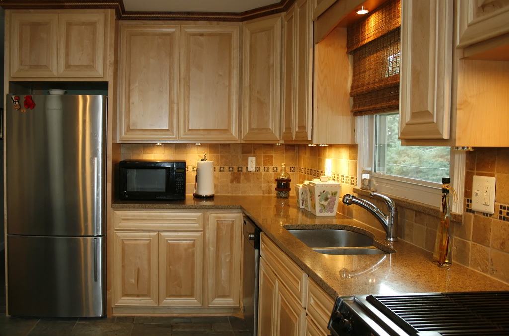 Maple Kitchen Cabinets Design Ideas
